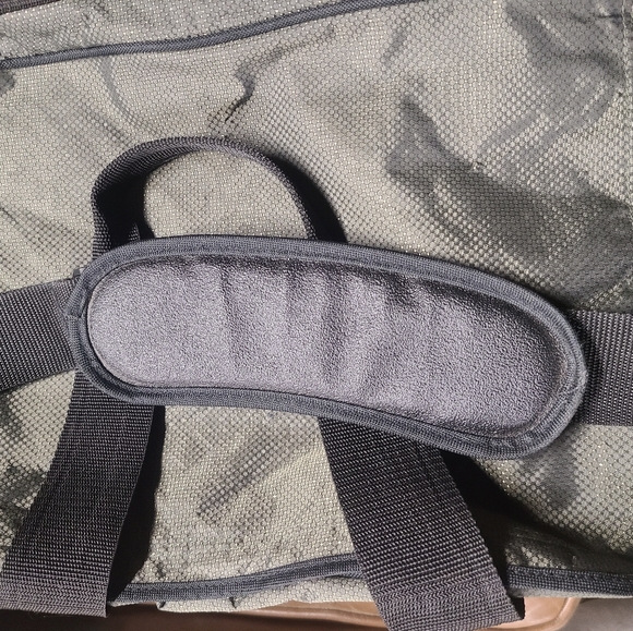 Chrysler PT Cruiser limited Edition Dufflebag - Picture 2 of 6